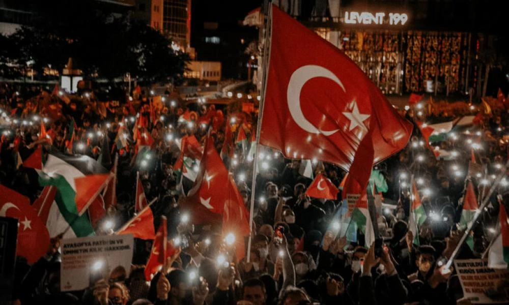 Οπαδοί του Ερντογάν πανηγυρίζουν τον όλεθρο στο Ισραήλ - Φιλαράκι των Τούρκων ο Χανίγια ηγέτης της Χαμάς